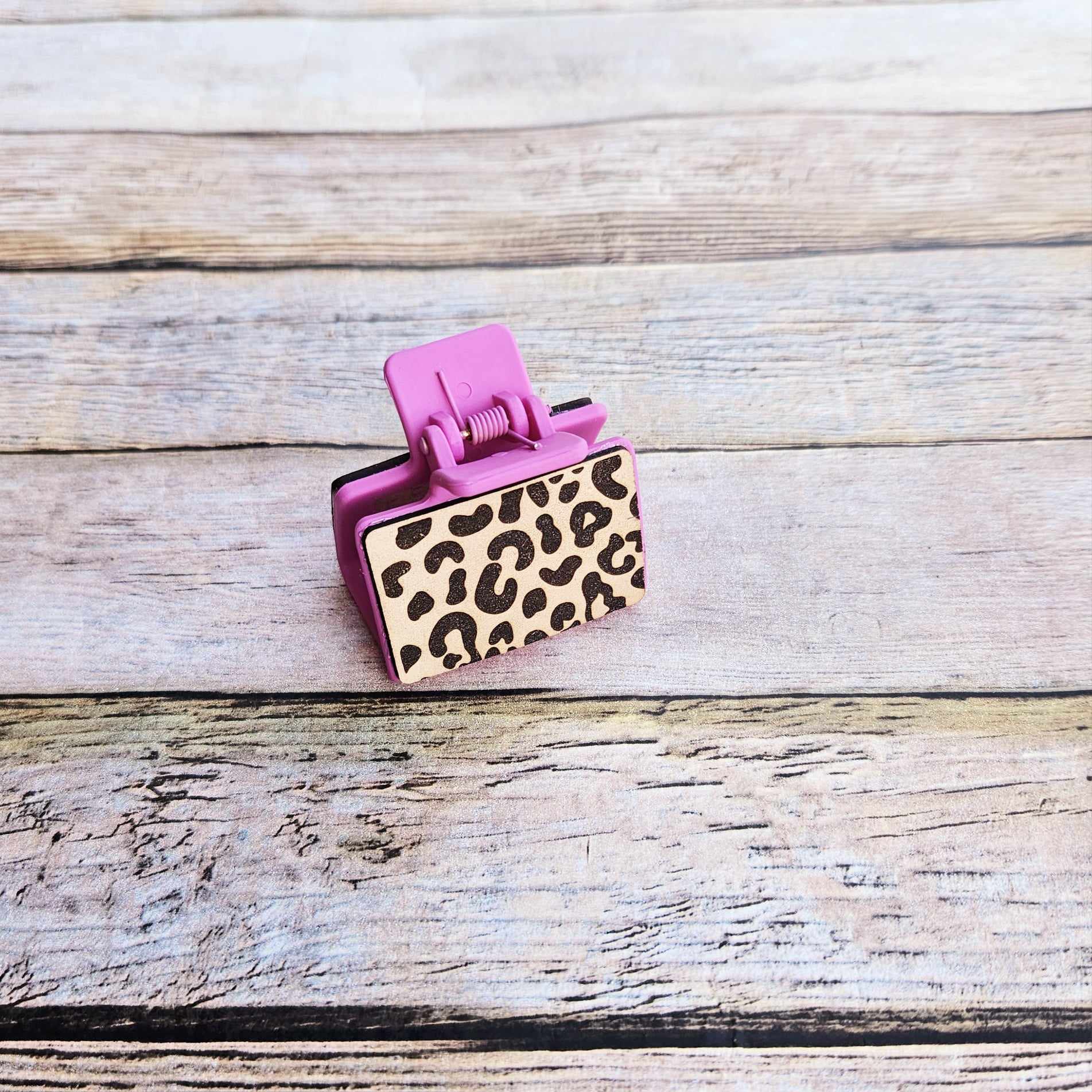 laser burned claw, animal print claw, small claw, colorful claw, hair accessories, tiger print, snake print, leopard print, giraffe print, cow print