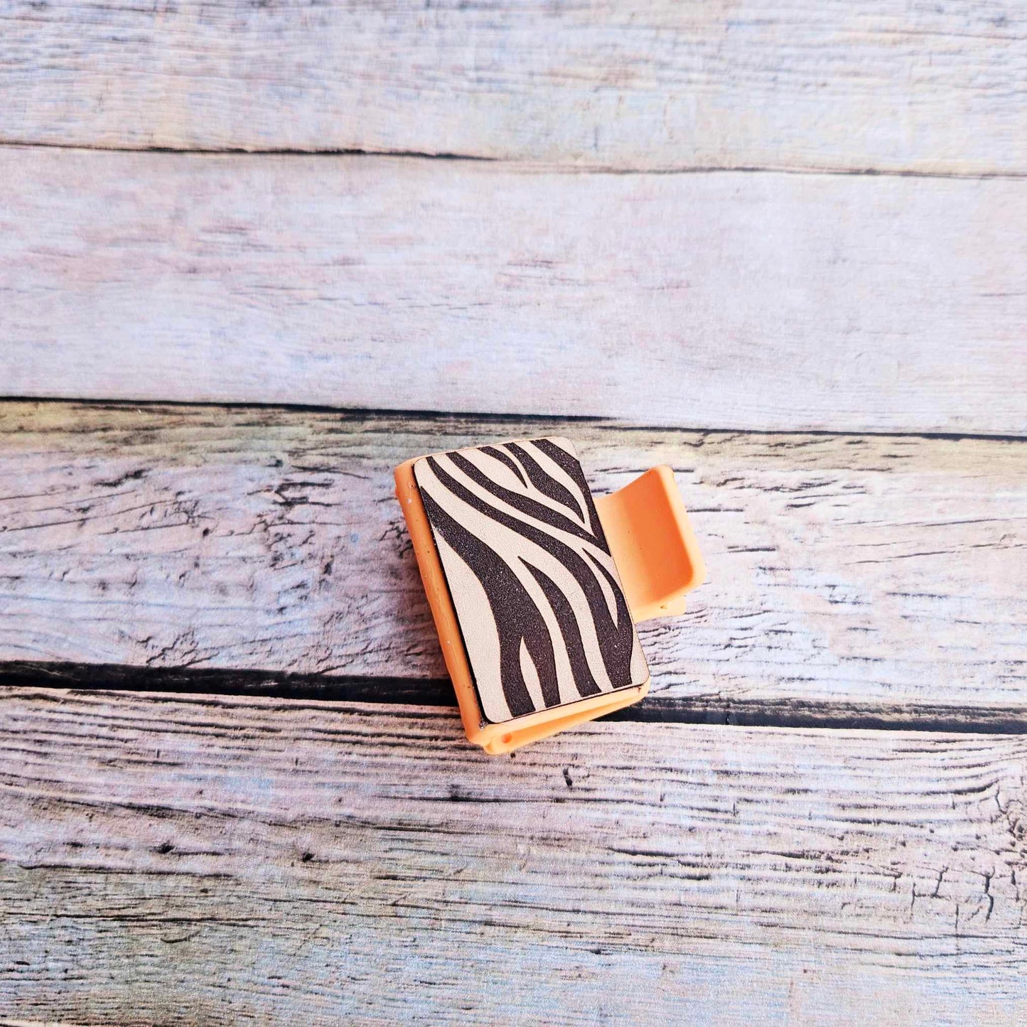 laser burned claw, animal print claw, small claw, colorful claw, hair accessories, tiger print, snake print, leopard print, giraffe print, cow print