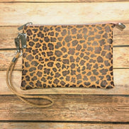 Oleta Leopard Clutch Wristlet with pink zipper